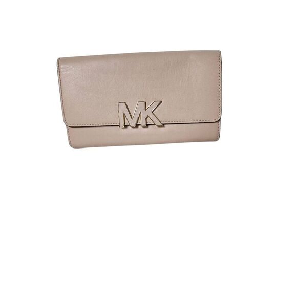 Michael Kors blush pink leather wallet. - Picture 1 of 5